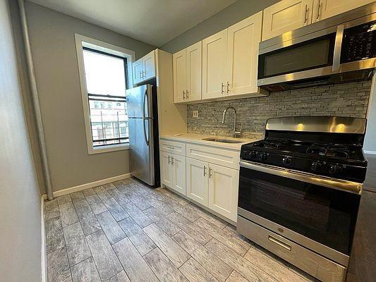 2401 Davidson Ave in Bronx, NY - Building Photo