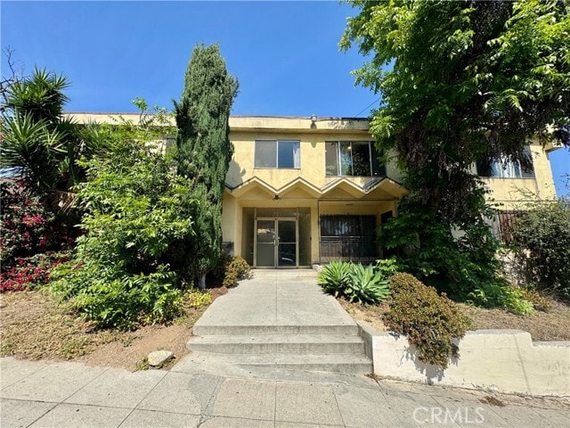 property at 143 S Ave 54