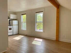 203 S Division St, Unit 3 in Cashmere, WA - Building Photo - Building Photo