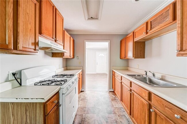 2053 White Oak Cir in Kennesaw, GA - Building Photo - Building Photo