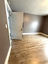 428 E 27th St, Unit 2 in Erie, PA - Foto de edificio - Building Photo