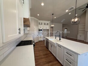 801 N 5th St in Wolfforth, TX - Building Photo - Building Photo