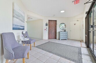 975 Palm View Dr in Naples, FL - Building Photo - Building Photo