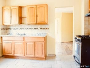 250 Orange St in Waterbury, CT - Foto de edificio - Building Photo