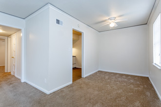 Santa Fe Village in Kansas City, MO - Building Photo - Interior Photo