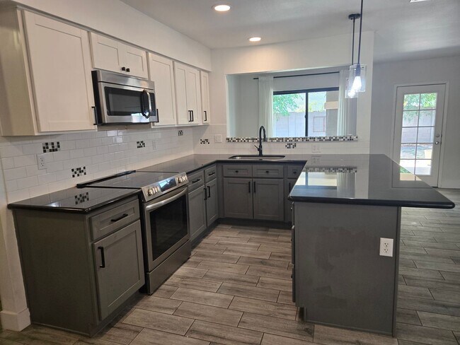 1443 W Morrow Dr in Phoenix, AZ - Building Photo - Building Photo