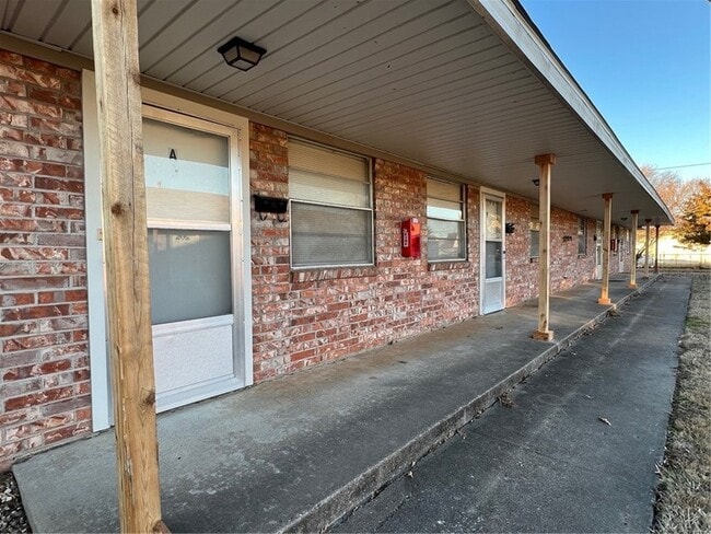 2004 Theodore Dr, Unit D in Springdale, AR - Building Photo - Building Photo