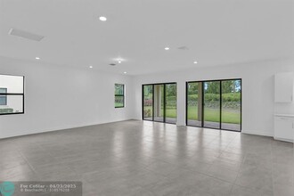 11890 S Baypoint Cir in Parkland, FL - Building Photo - Building Photo