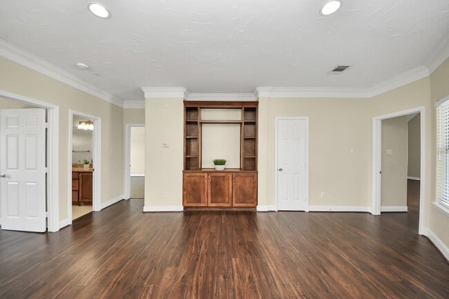 1493 Silverado Dr
