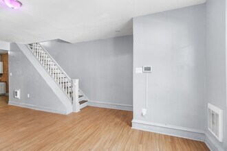 1624 Edgley St in Philadelphia, PA - Foto de edificio - Building Photo