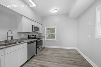 1516 William Howard Taft Rd in Cincinnati, OH - Building Photo - Building Photo