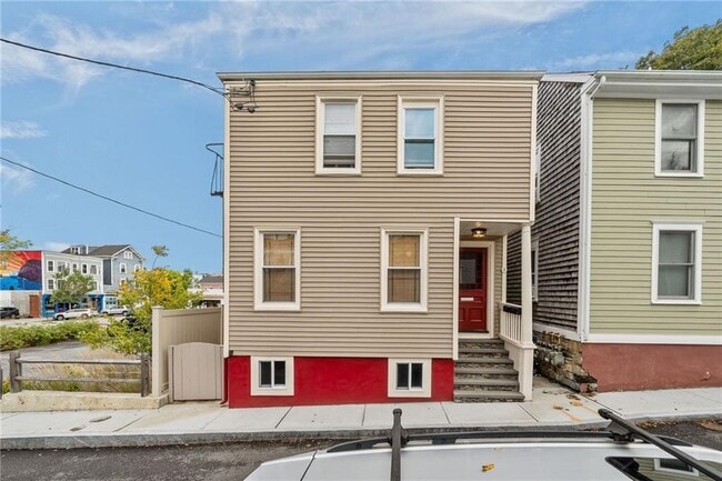 property at 8 Kilburn Ct