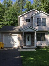 854 Redwood Trail in Crownsville, MD - Building Photo - Building Photo