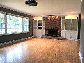 5826 Barton Rd in Madison, WI - Building Photo - Building Photo