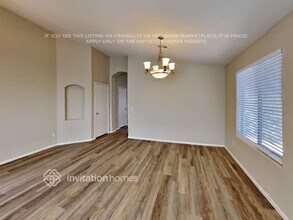 7820 S 48th Dr in Phoenix, AZ - Foto de edificio - Building Photo