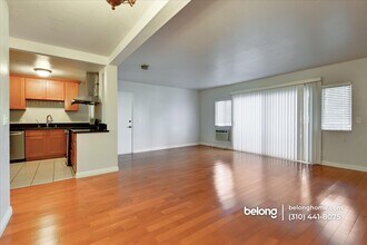 4903 Indian Wood Rd, Unit 109 in Culver City, CA - Foto de edificio - Building Photo