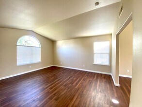 2245 N Rafael Ave in Fresno, CA - Building Photo - Building Photo