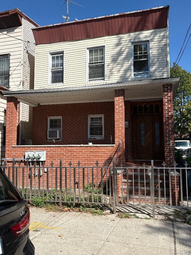property at 271 Vermont St