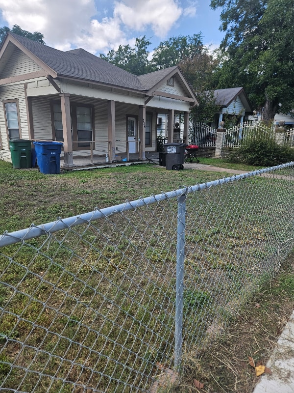 226 Topeka Blvd in San Antonio, TX - Foto de edificio - Building Photo