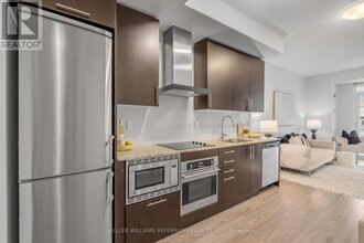 352-2352 Front St W in Toronto, ON - Building Photo - Building Photo