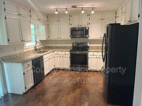 2320 Springdale Dr in Snellville, GA - Building Photo - Building Photo
