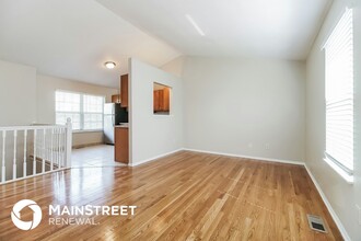 1574 Autumn Village Dr in Columbus, OH - Building Photo - Building Photo
