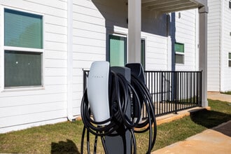 Hogans Ridge Apartments in Hogansville, GA - Foto de edificio - Building Photo