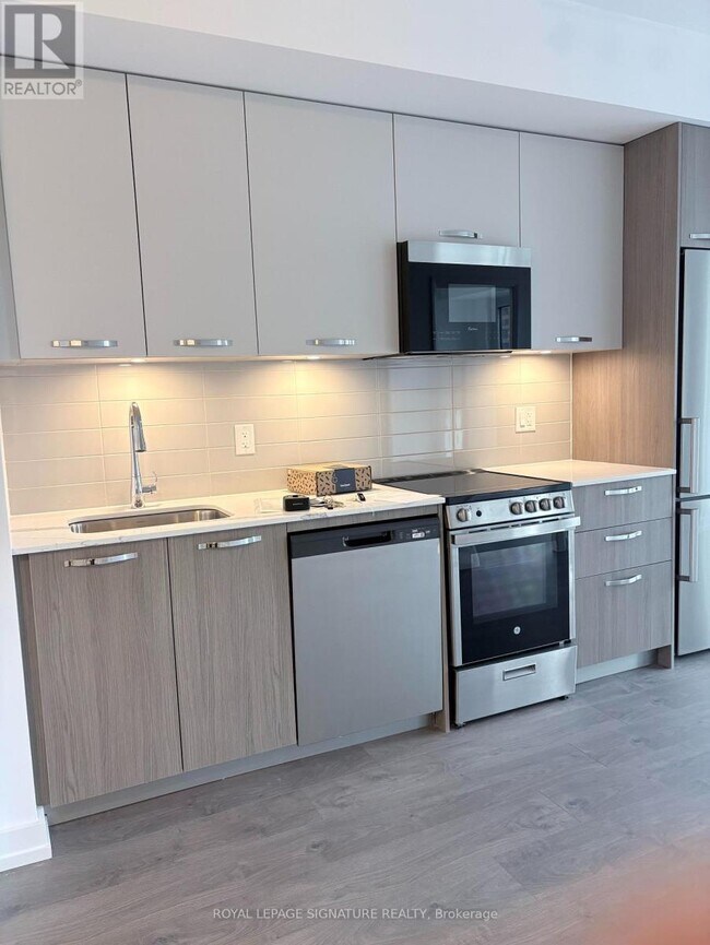 75 James St S in Hamilton, ON - Building Photo - Building Photo