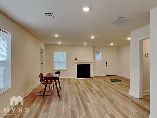 2000 Cascade Rd in Atlanta, GA - Foto de edificio - Building Photo