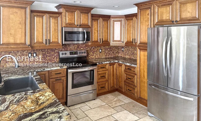 property at 9708 E Vía Linda