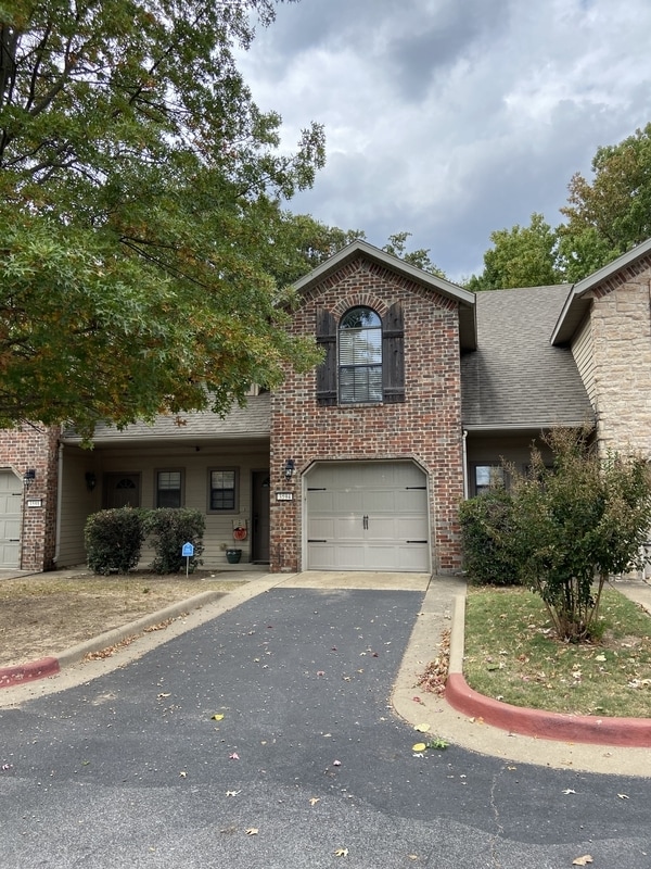 property at 3594 W Chevaux Dr