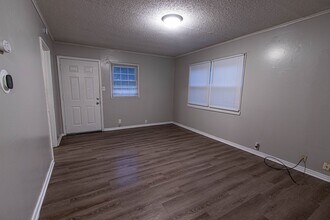 2023 Ravenswood Dr in Evansville, IN - Building Photo - Building Photo