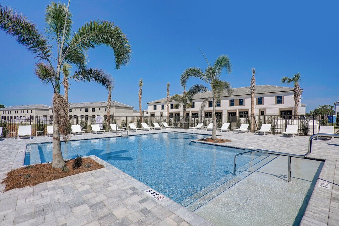 Stellar at Masters Avenue in Bradenton, FL - Foto de edificio