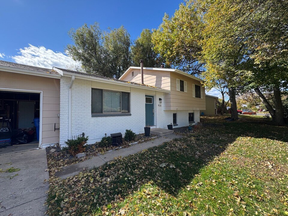 931 Mansfield Dr in Fort Collins, CO - Building Photo
