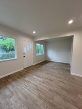 713 W Colorado Blvd, Unit 713 in Monrovia, CA - Foto de edificio - Building Photo