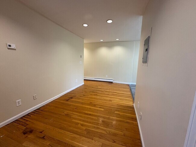 6 Northey St in Salem, MA - Building Photo - Building Photo