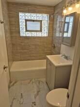 2458 W 111th St, Unit Garden in Chicago, IL - Building Photo - Building Photo