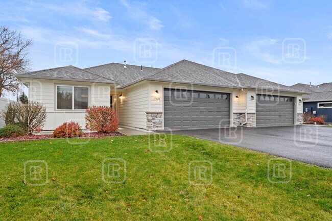 17020 E Knox Ln in Spokane Valley, WA - Building Photo - Building Photo