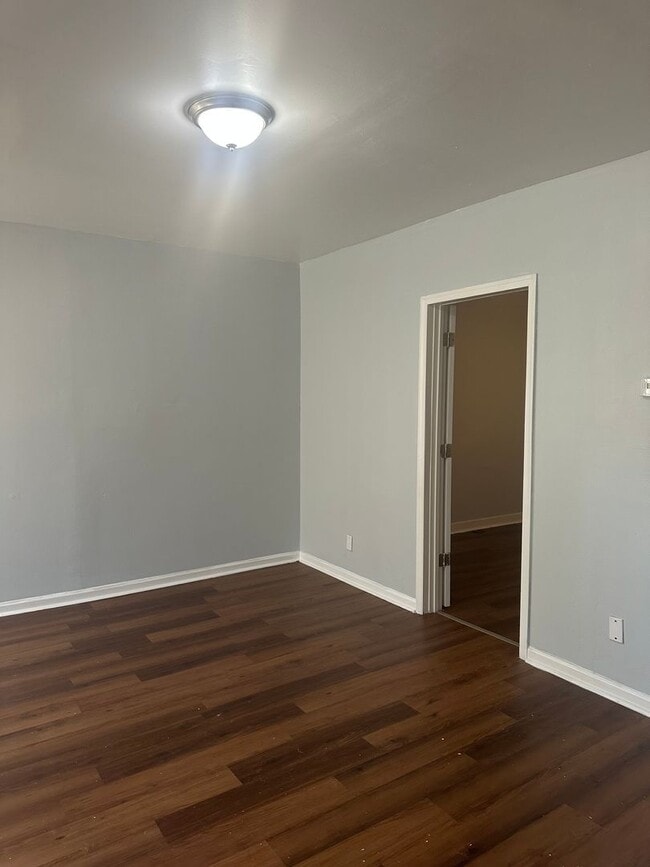 2927 Edison Hwy in Baltimore, MD - Foto de edificio - Building Photo