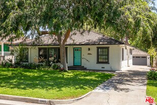 1900 Sycamore Dr in San Marino, CA - Building Photo