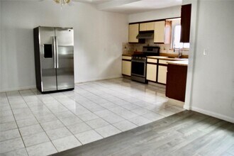 24 Monroe Pl in Port Chester, NY - Building Photo - Building Photo