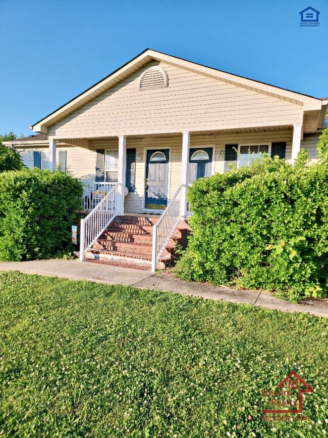 property at 185 Woodlee Ct