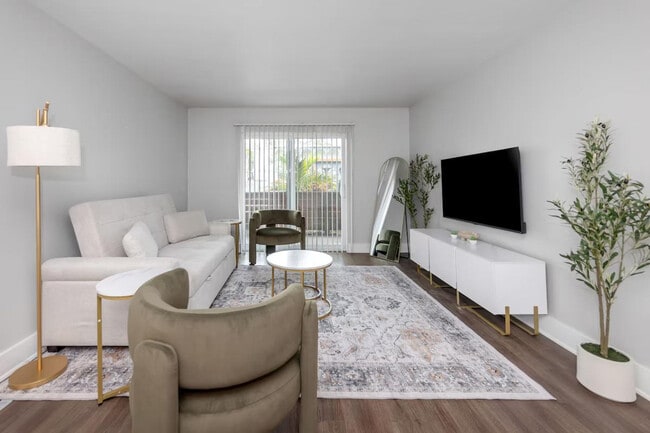 property at 4301 W Cleveland St