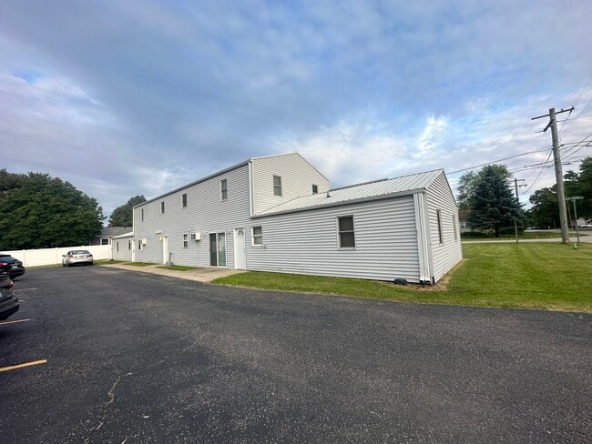 530 E 3rd St in Coal City, IL - Building Photo - Building Photo