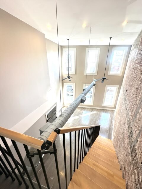 10 W Pike St, Unit B in Covington, KY - Foto de edificio - Building Photo