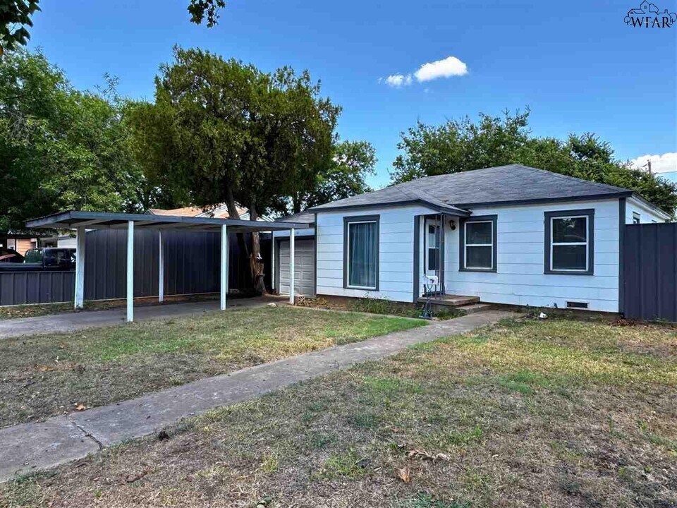 100 Lilac Ln in Burkburnett, TX - Foto de edificio