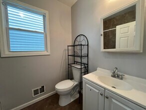 166 Wilkinson Ave in Jersey City, NJ - Foto de edificio - Building Photo