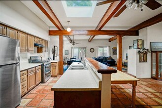 4 Village Pl in White Rock, NM - Building Photo - Building Photo