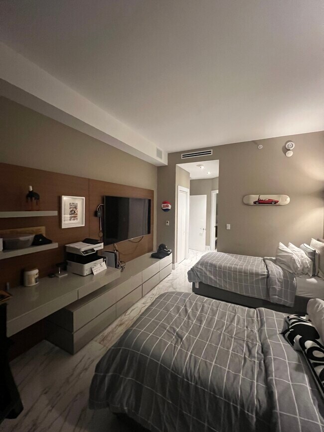 21205 Yacht Club Dr, Unit 2605 in Aventura, FL - Building Photo - Building Photo