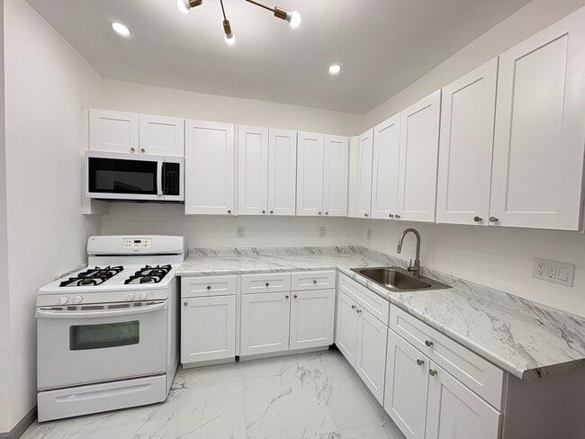 74 Warner Ave, Unit 2